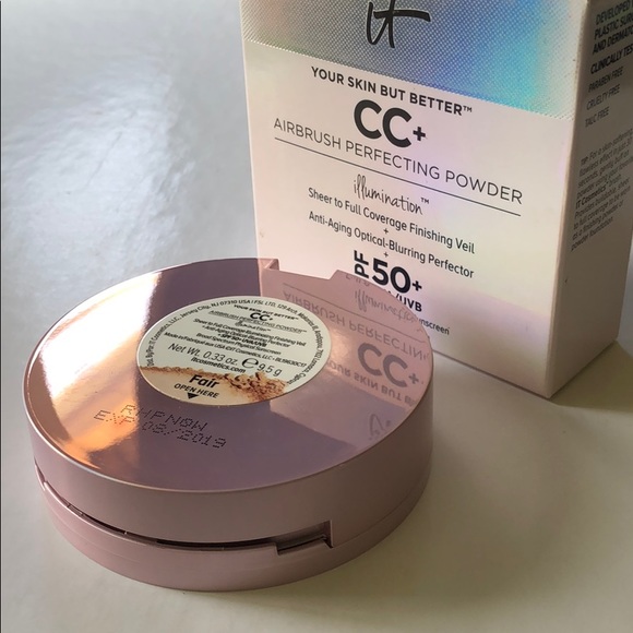 It Cosmetics CC+ Illumination Powder - Picture 6 of 6